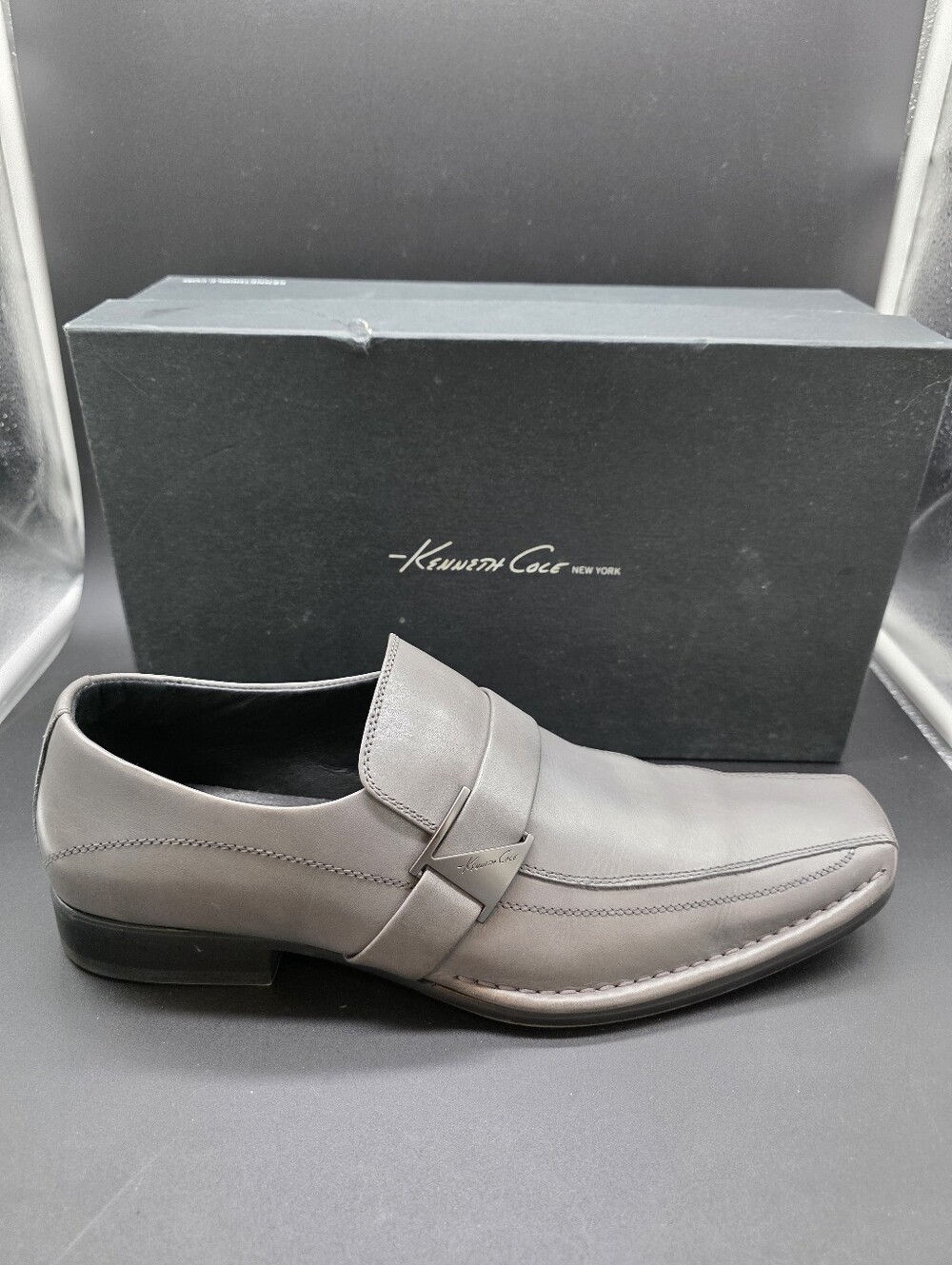 Kenneth Cole Men's Gray Leather Slip-On Loafer with Metal Accent 11